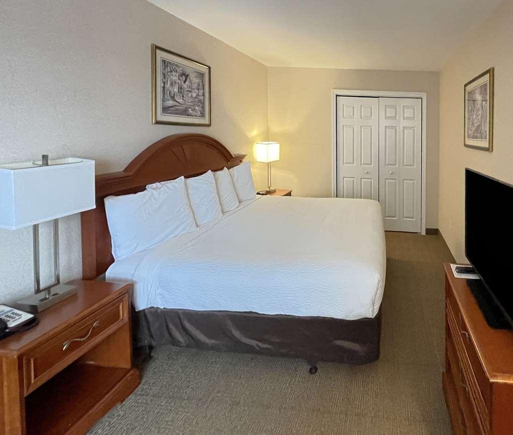 Smart Suites, Ascend Hotel Collection South Burlington Room photo
