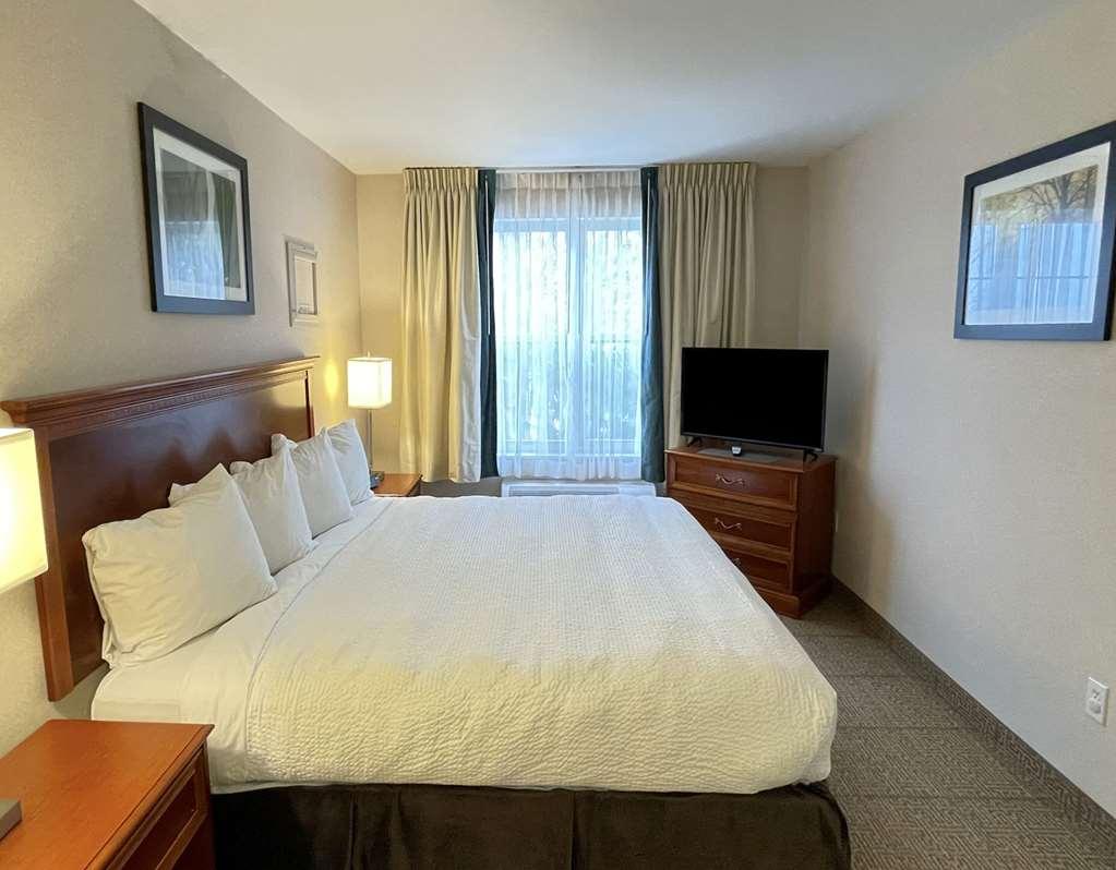 Smart Suites, Ascend Hotel Collection South Burlington Room photo
