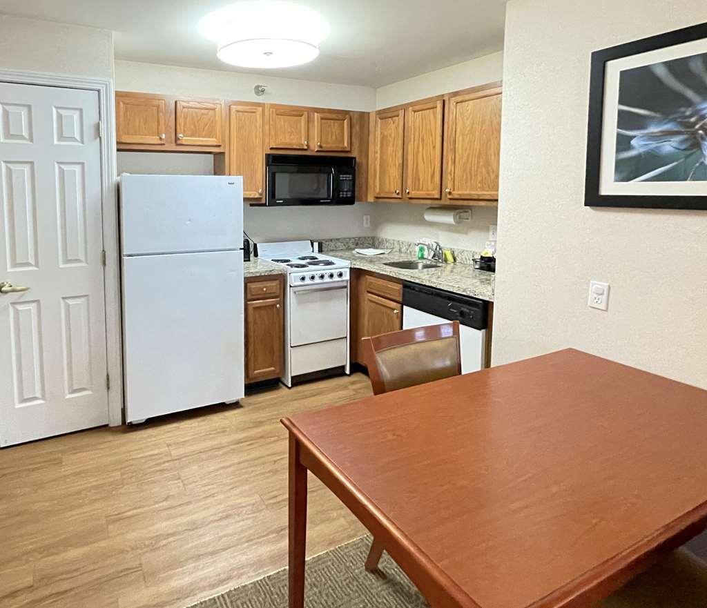 Smart Suites, Ascend Hotel Collection South Burlington Room photo