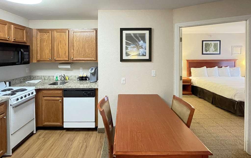 Smart Suites, Ascend Hotel Collection South Burlington Room photo